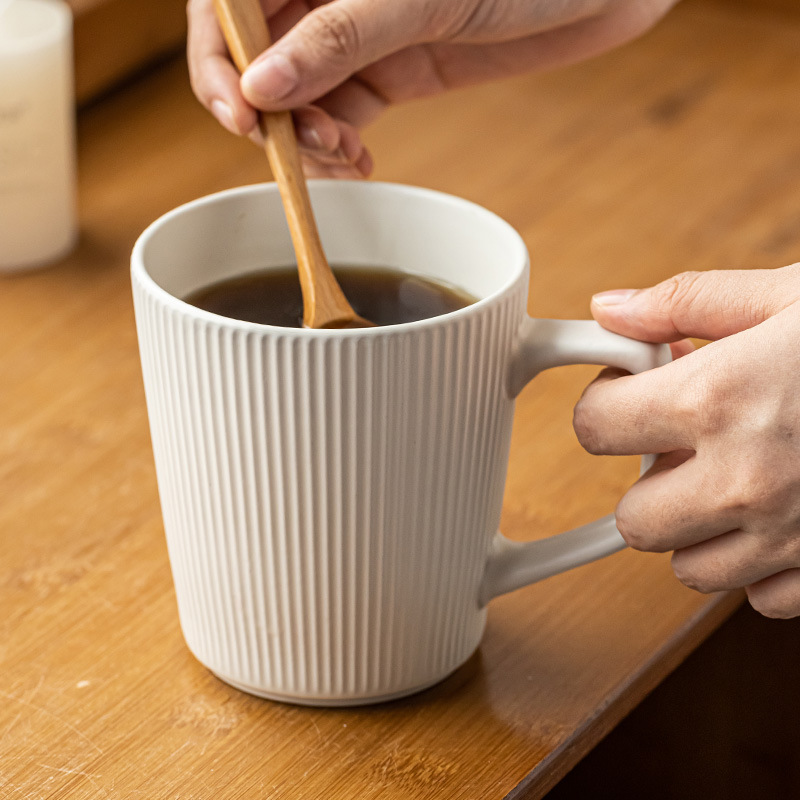 Caneca de Cerâmica Embossada d - Coffee Equipment Gift avaliação e preço
