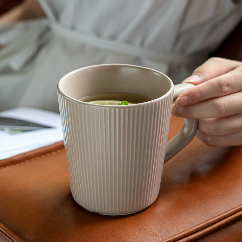 Caneca de Cerâmica Embossada d - Coffee Equipment Gift avaliação e preço